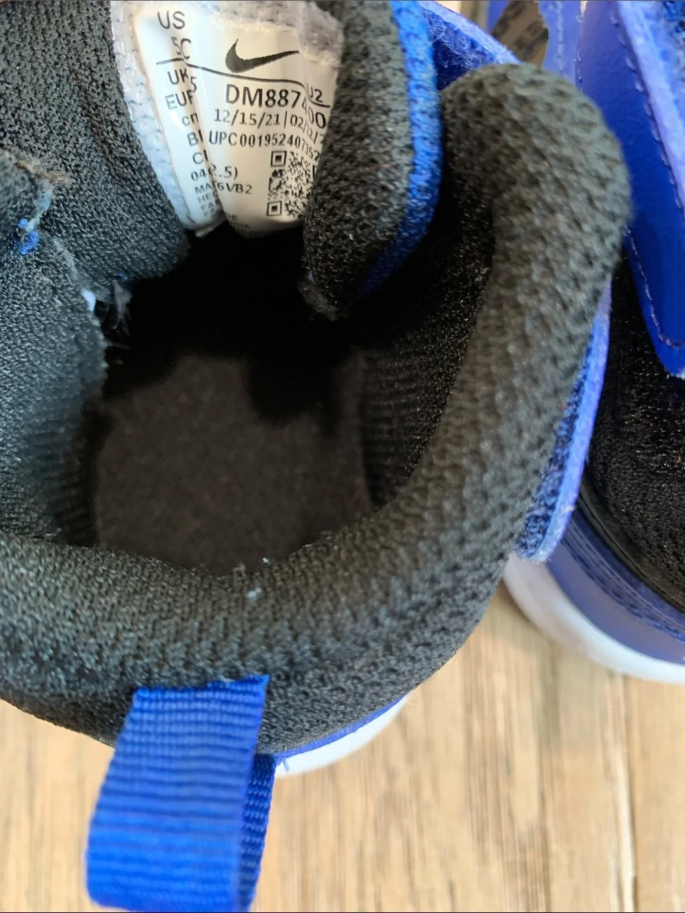 NWOT Nike Court Borough Mid 2 Size 5C